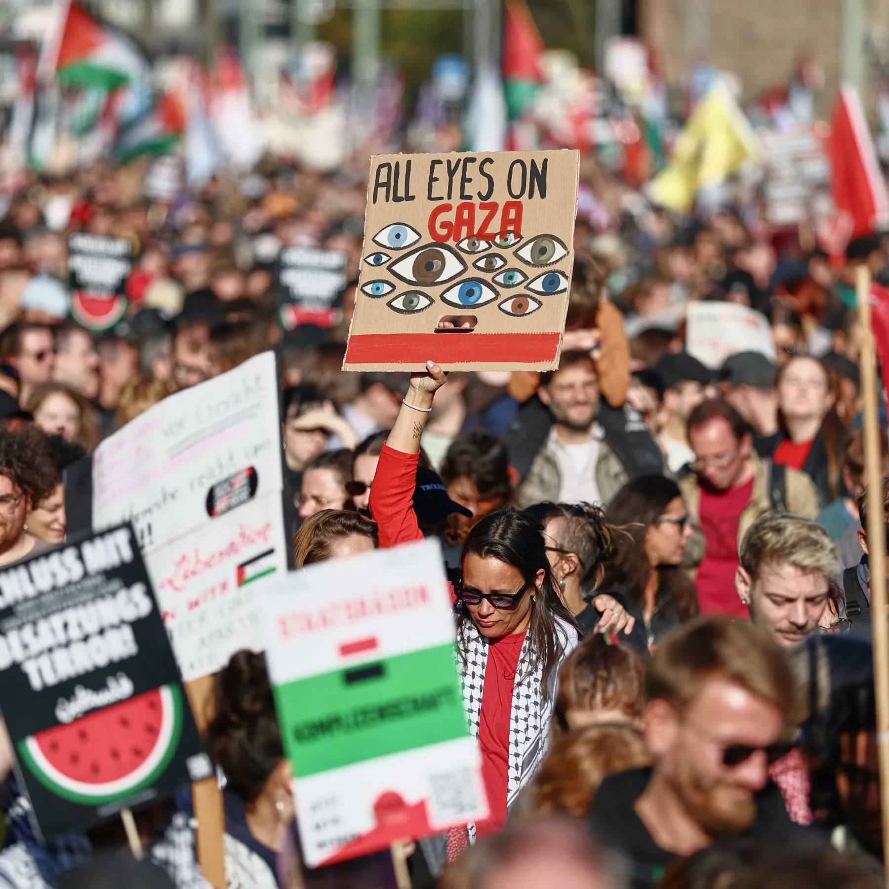 Cacti Photography Series Opens Visual Protest Exhibition Highlighting Voices of Palestinians in Berlin